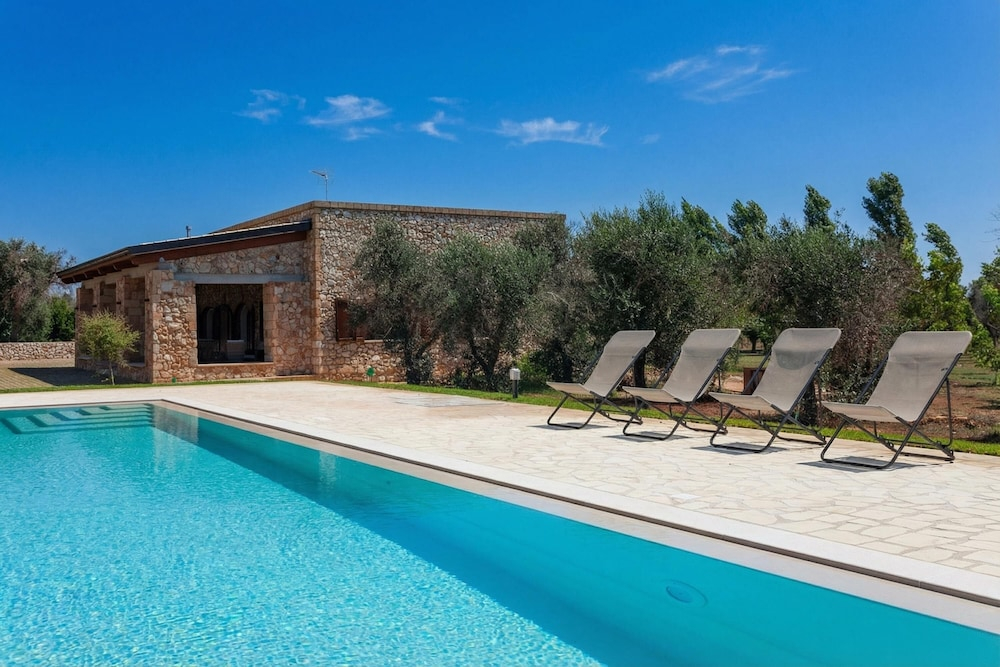 Villa Salentina With Garden And Pool