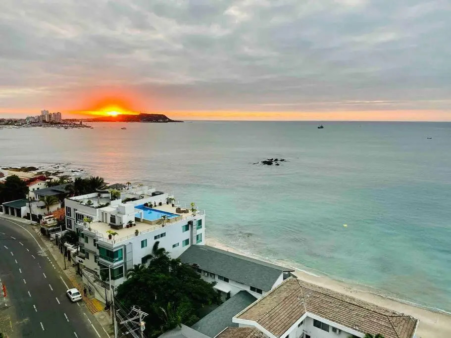 Amazing Ocean Views from this 2 bedroom apartment