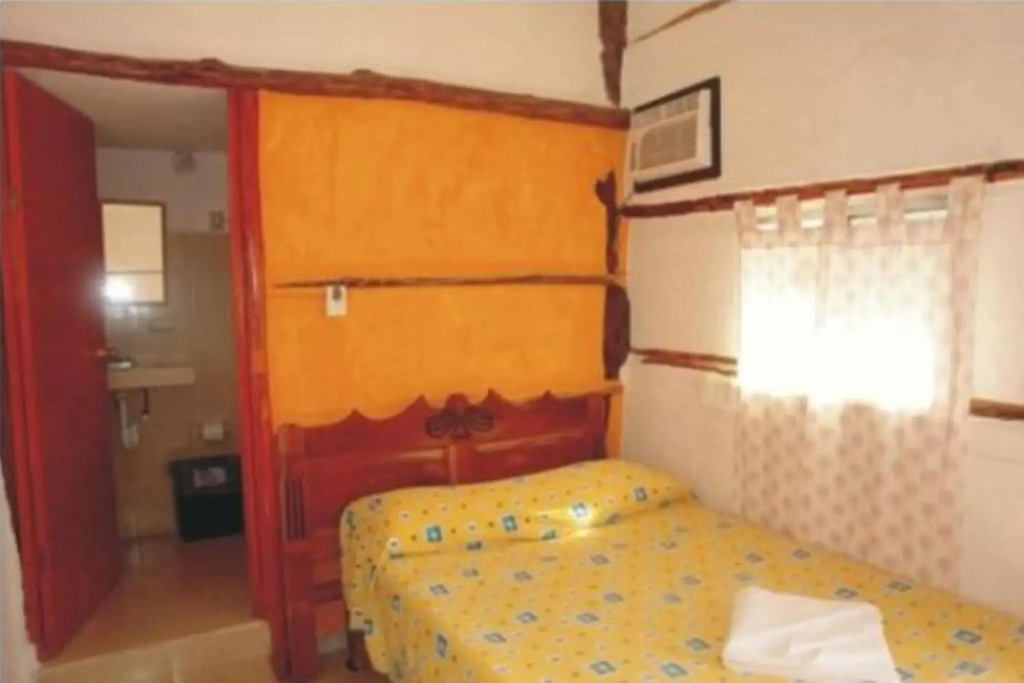 Golden Paradise Hostel