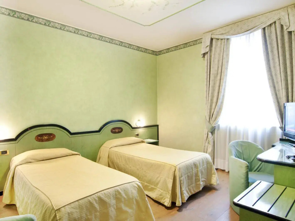 Puccini Hotel Milan, Tapestry Collection By Hilton