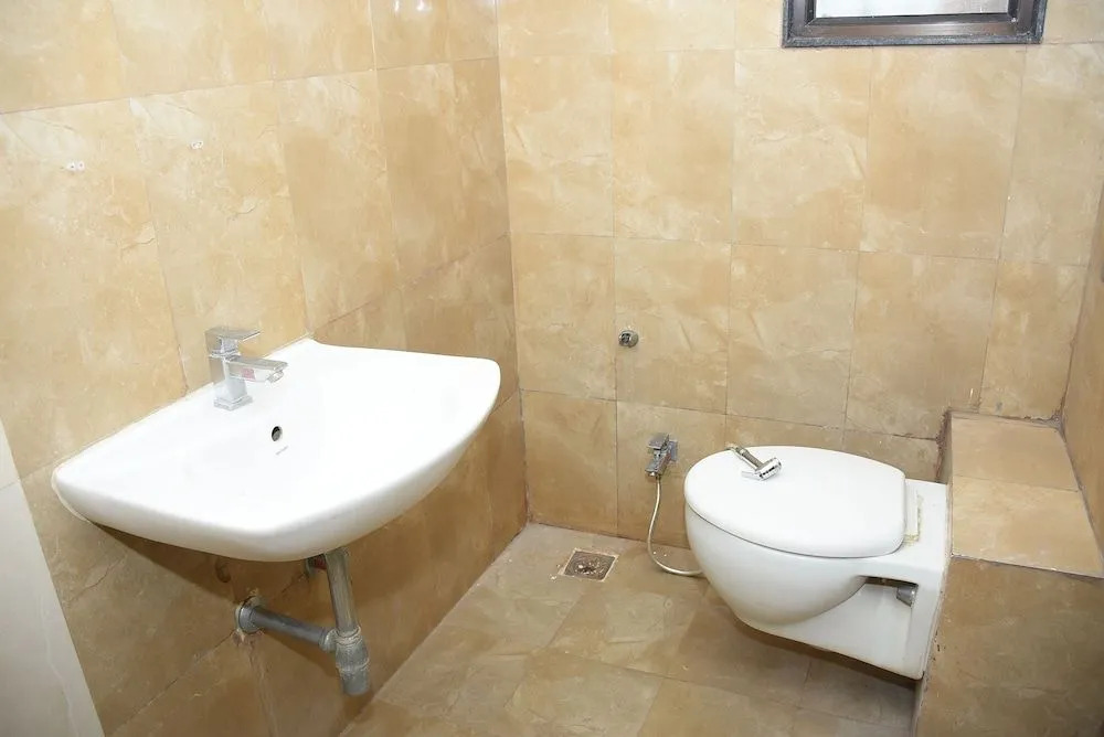 JK Rooms 132 Parkland Service Apartment