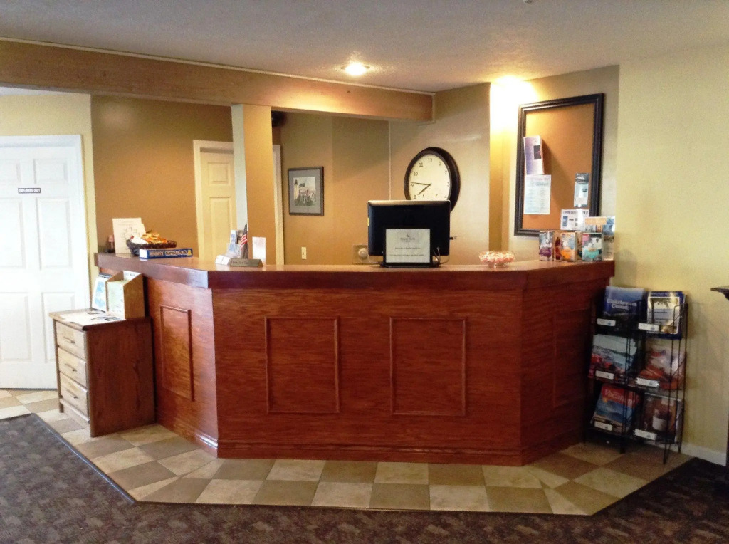 Pointes North Inn