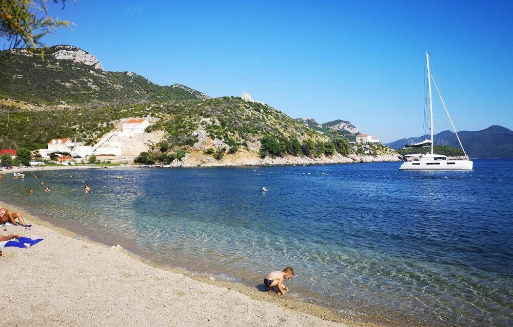 Beautiful Home in Trstenik With Wifi and 2 Bedrooms