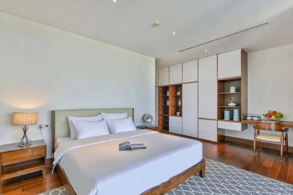Stunning Beachfront 6br Villa W Largest Pool