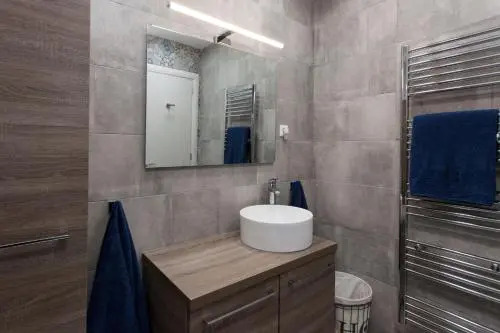 Lovely apt in Metaxourgio Center