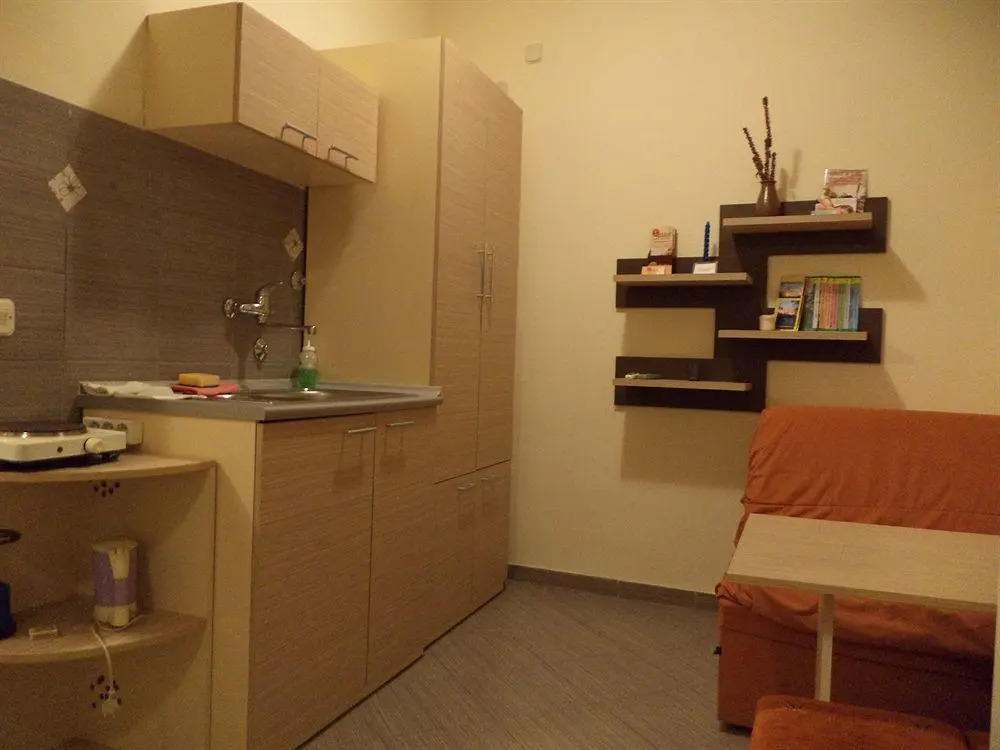 Luccia Apartments- Very Central Cozy Condo