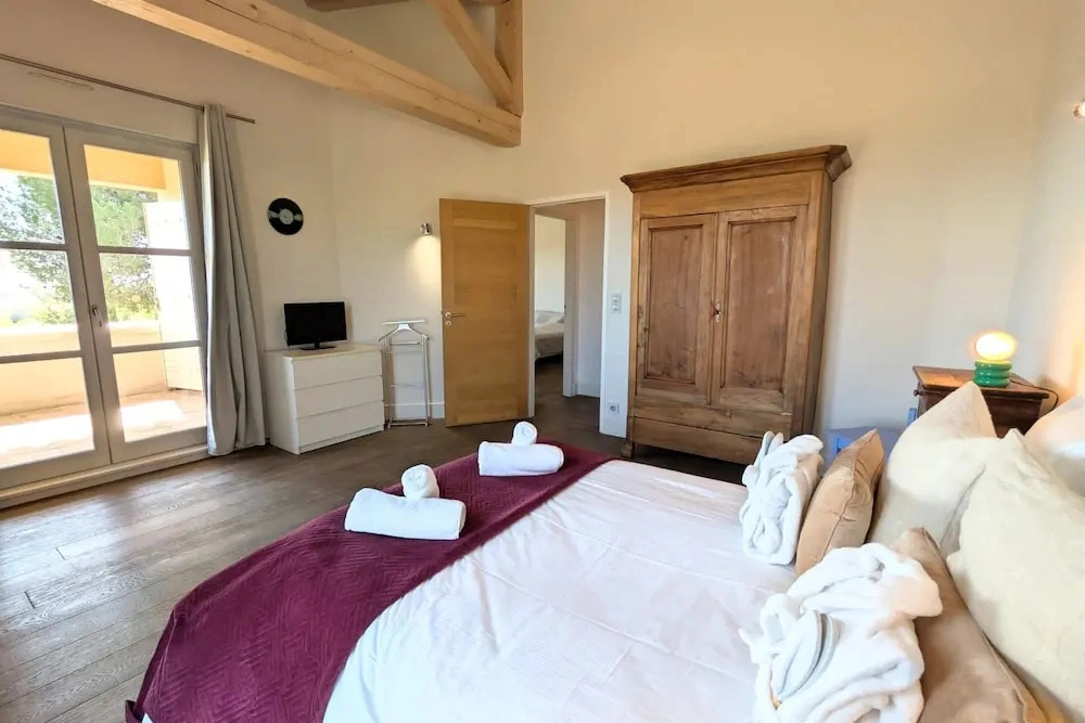 Wine Estate 20m Pool and Cinema