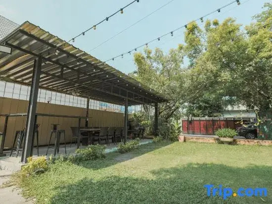 Phuniphat Pool Villa