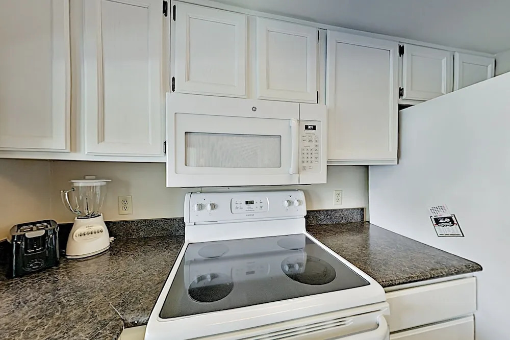 New Listing! Anchorage W/ Pool & Hot Tub 2 Bedroom Villa
