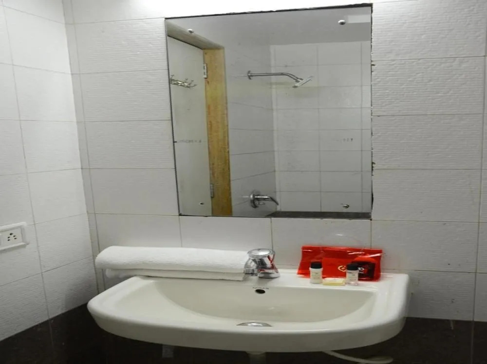 OYO Rooms Gold Valley Road Lonavala