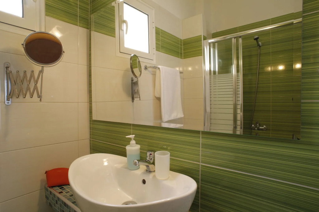 Stratos Hotel