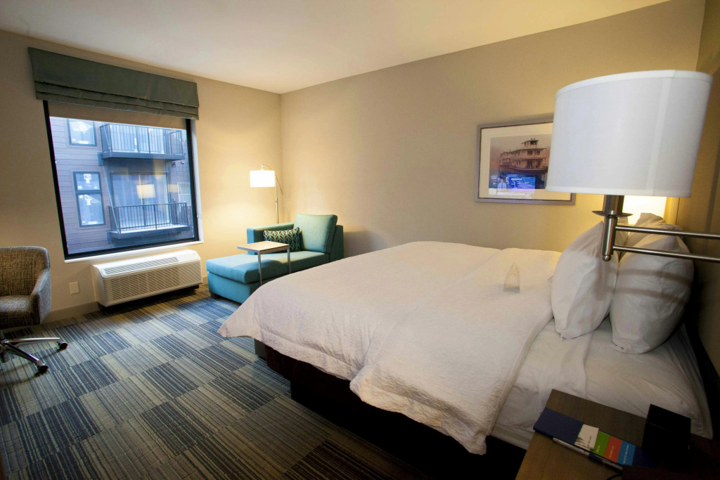 Hampton Inn & Suites St. Paul Downtown