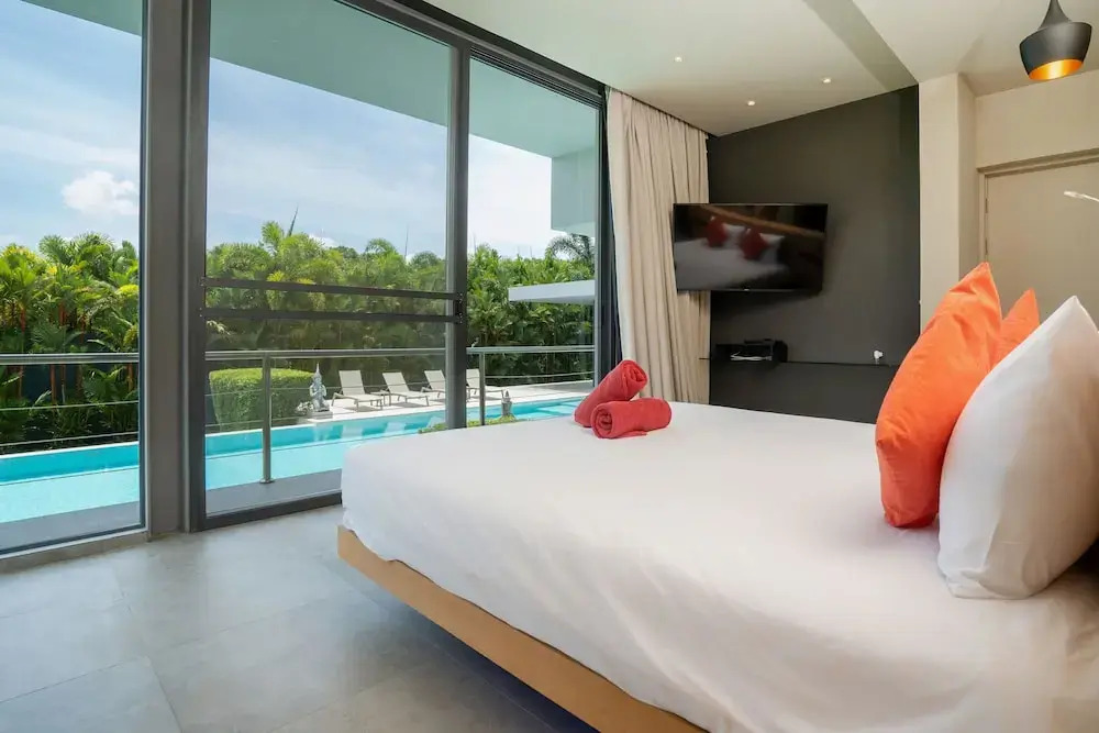 Grand 17m Pool 5BR Villa Mayacol NaiHarn