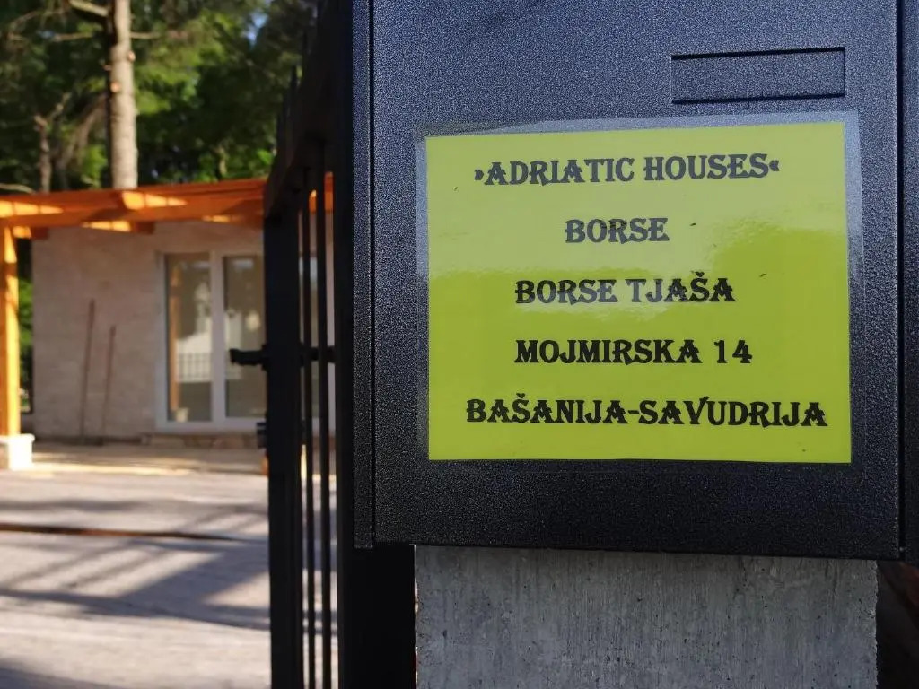 Adriatic Houses Borse