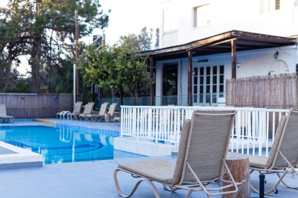 Nereus Hotel