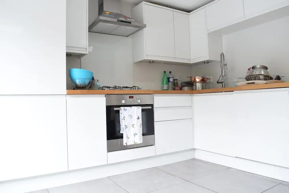 3 Bedroom Battersea House With Patio