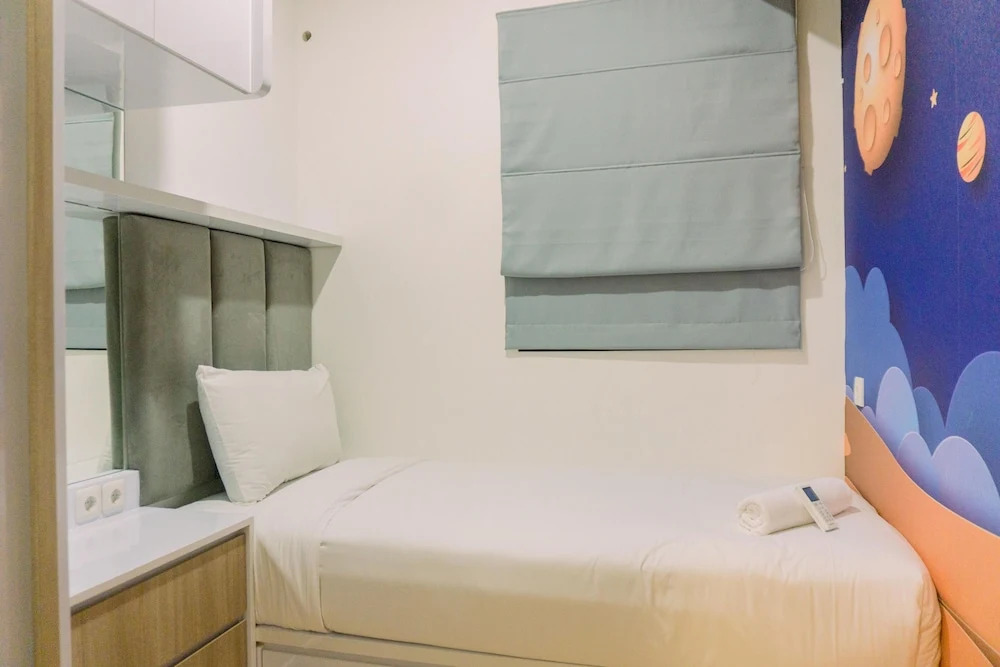 Spacious and Good Place 3BR Sky House BSD Apartment By Travelio