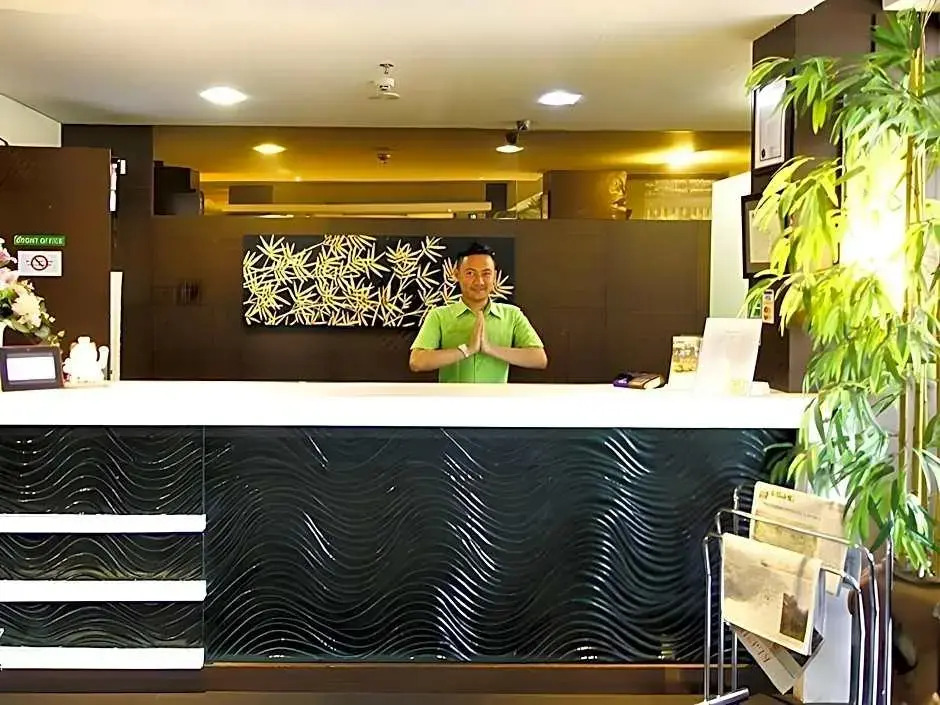 BAMBOO INN HOTEL & CAFE