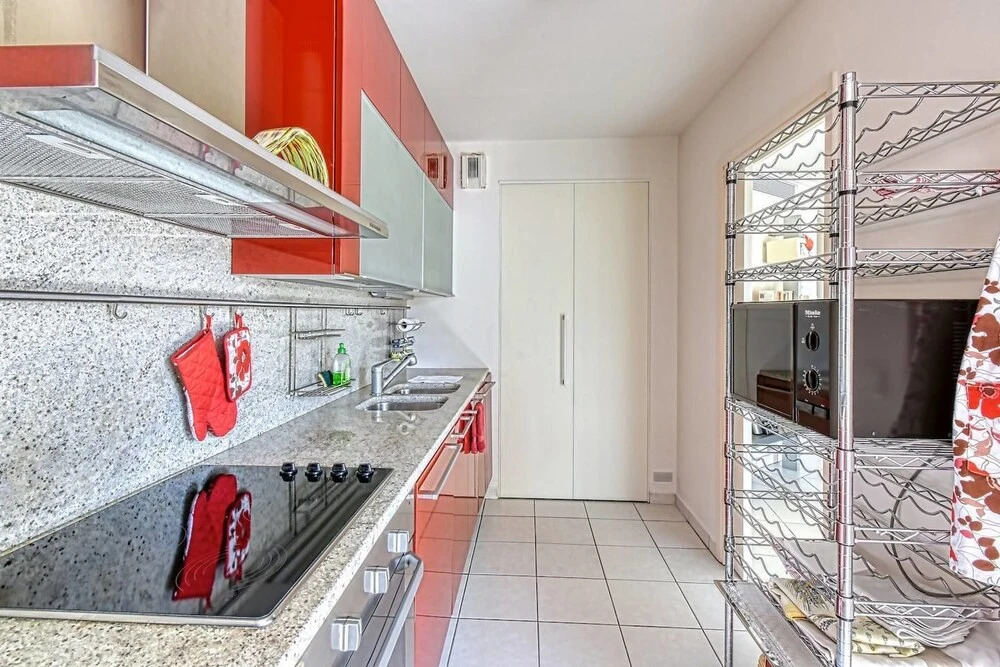 HESPE - Beautiful 2 bed apartment only 50m from the beach!