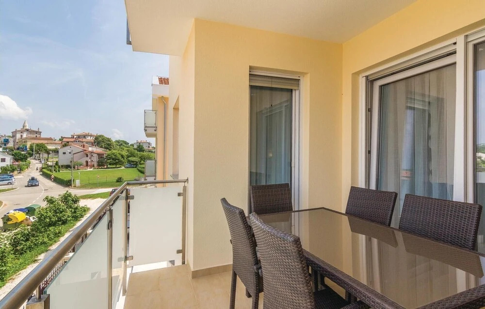 Beautiful Home in Funtana With Wifi and 2 Bedrooms