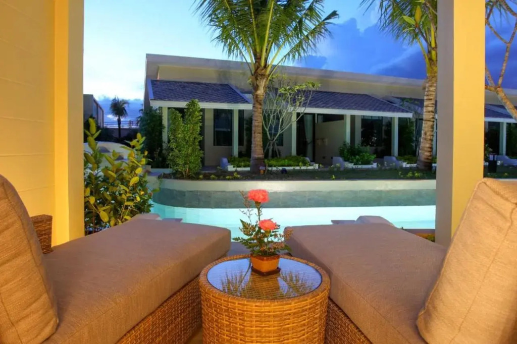 CRAFT Resort & Villas, Phuket Town - scheduled shuttle to Phuket Old Town