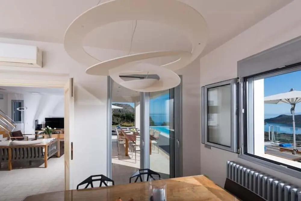 Sea View 3 Bedroom Villa Close to the Beach