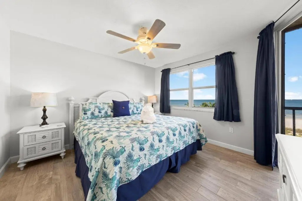 Estero Island Beach Villas 203, 2 BR, Gulf Front, Heated Pool, Sleeps 8