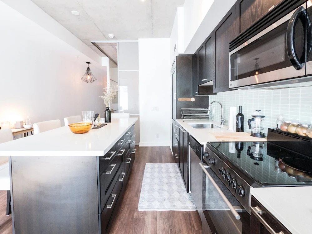 Dufferin Grove 1 Bedroom Loft-style Condo