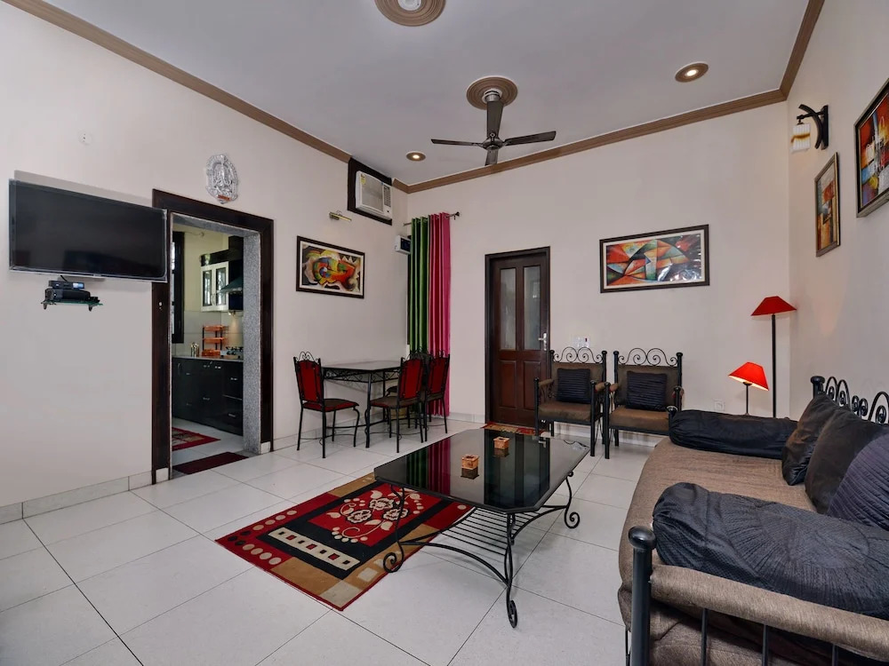 OYO 16928 Home Pool Side 2BHK Chakrata Road
