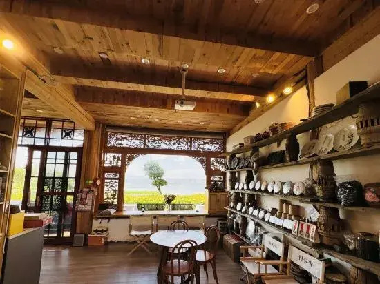 Dali Haishewan  inn (Xizhou Town Store)