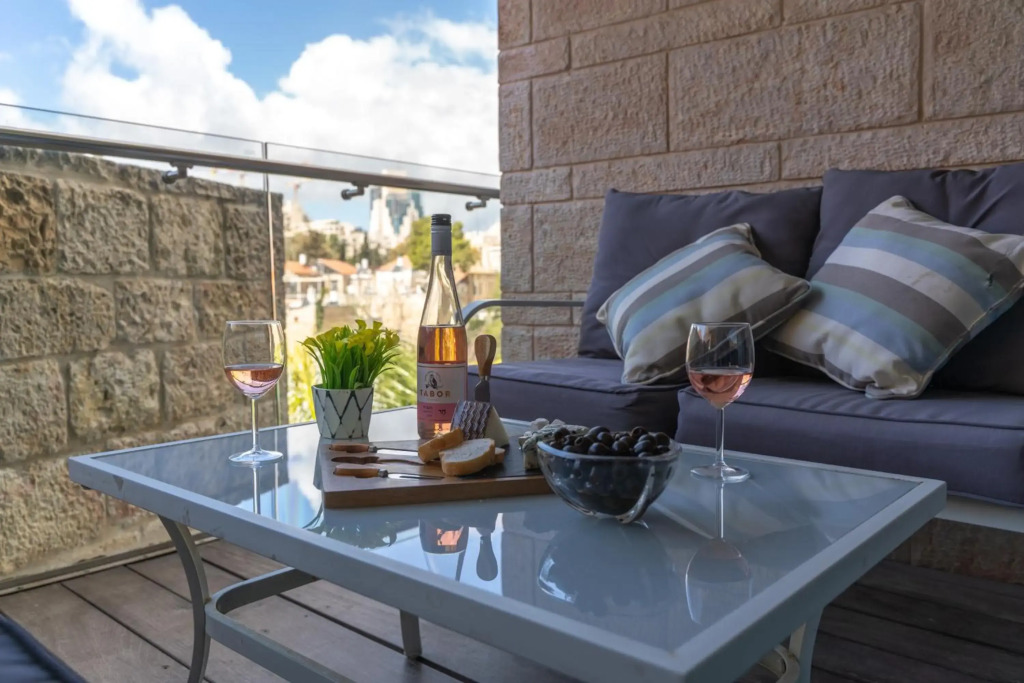 Art Apartment In Mamila - King David Residence