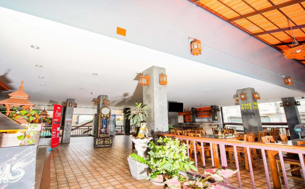 Chusri Hotel