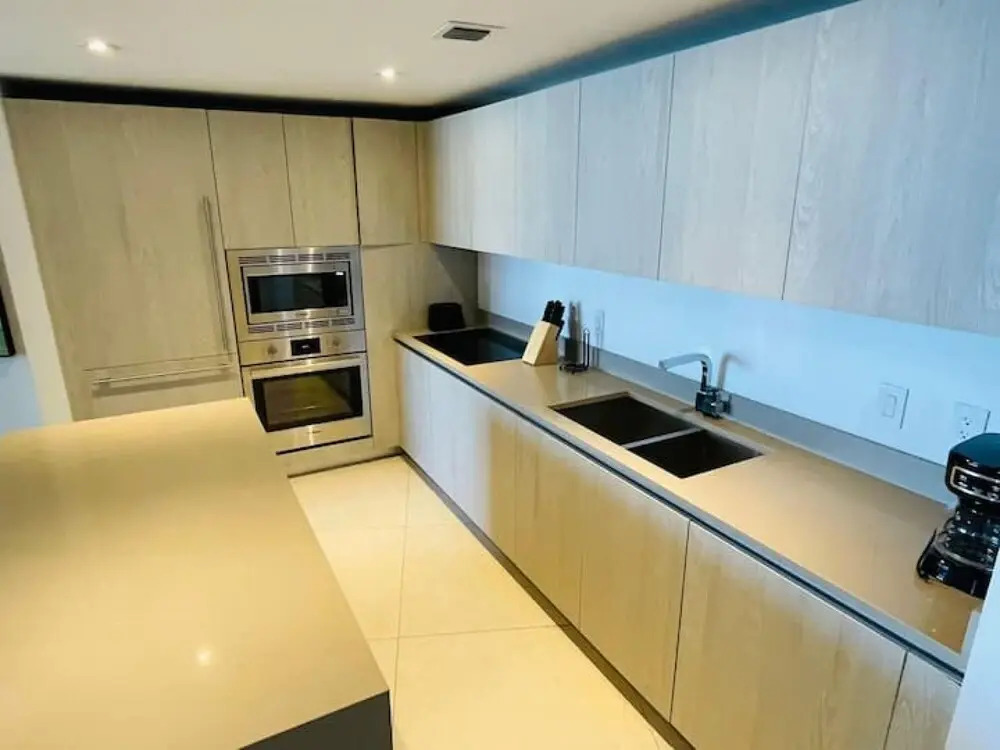 Stunning 2 2 Condo Ocean View to Hyde Beach