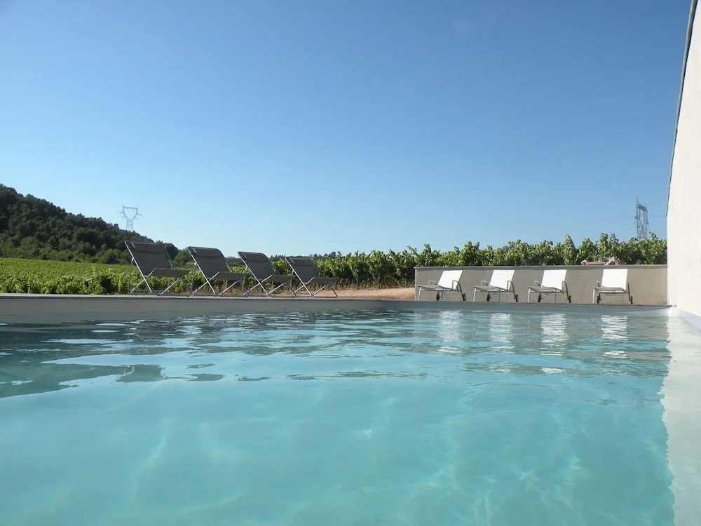 Holiday House Renovated With Pool