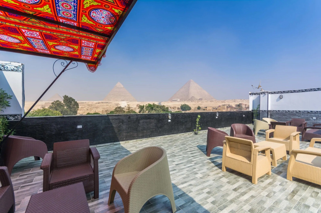PANORAMA view pyramids