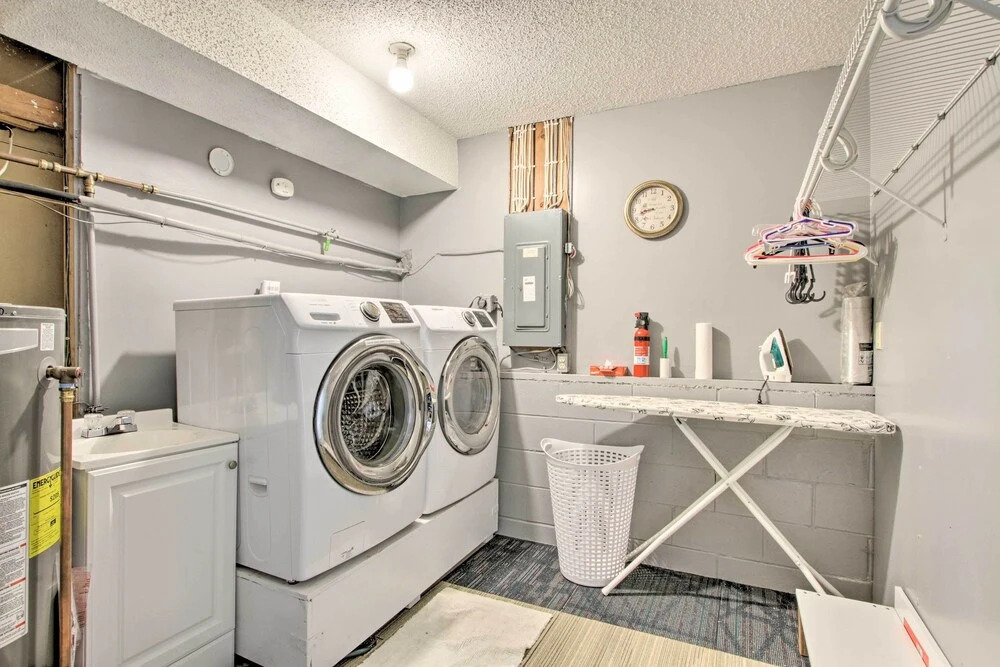 Charming Rochester Home, 4 Mi to Mayo Clinic!