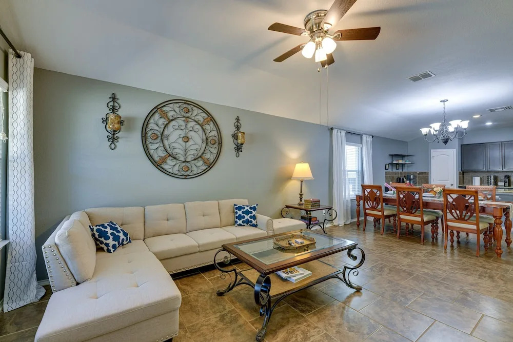 Beautiful San Antonio Home w/ 75" TV & King Bed