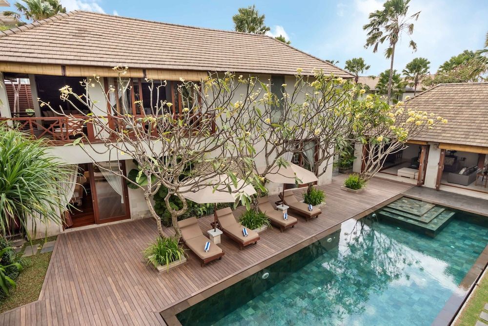 Villa Rubina - Luxury Pool Villa in Batu Belig Next to the Beach