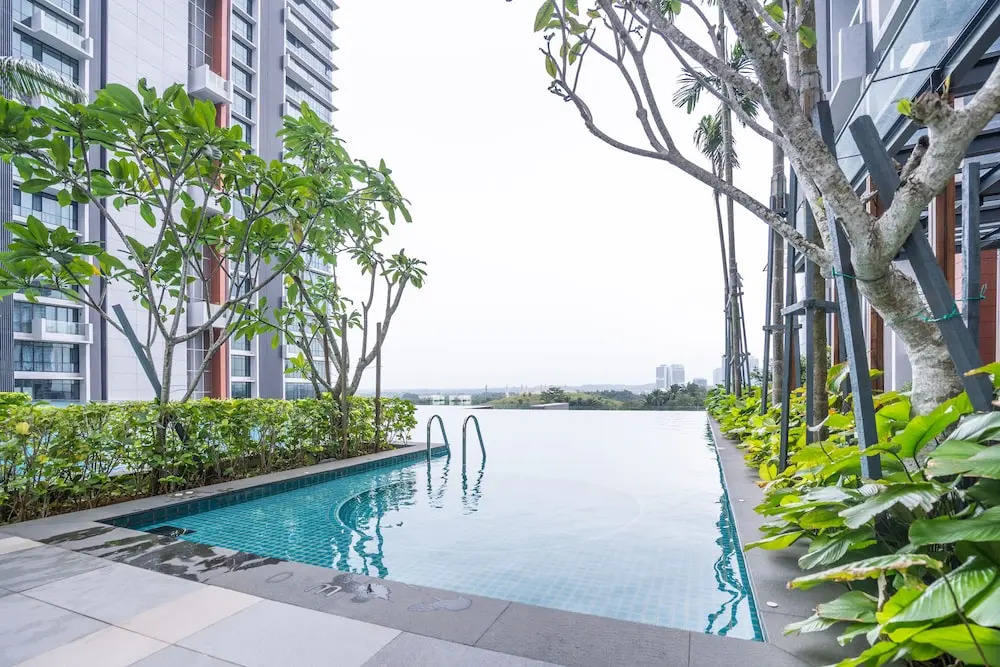 OYO Home 89725 Beautiful 3br Grand Medini