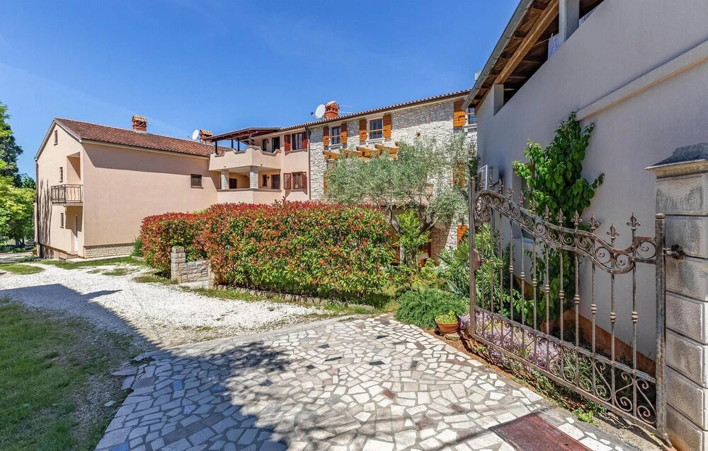 4 Bedroom Pet Friendly Home In Medulin