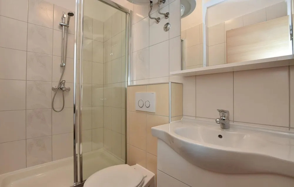 Awesome Home in Podstrana With Wifi and 1 Bedrooms