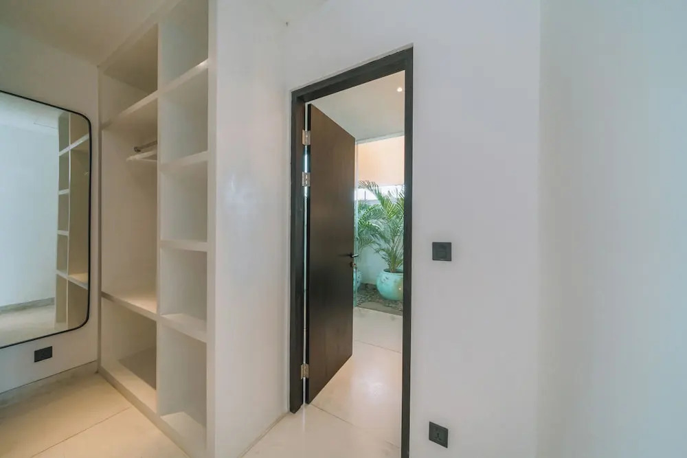 Villa Vantage 2