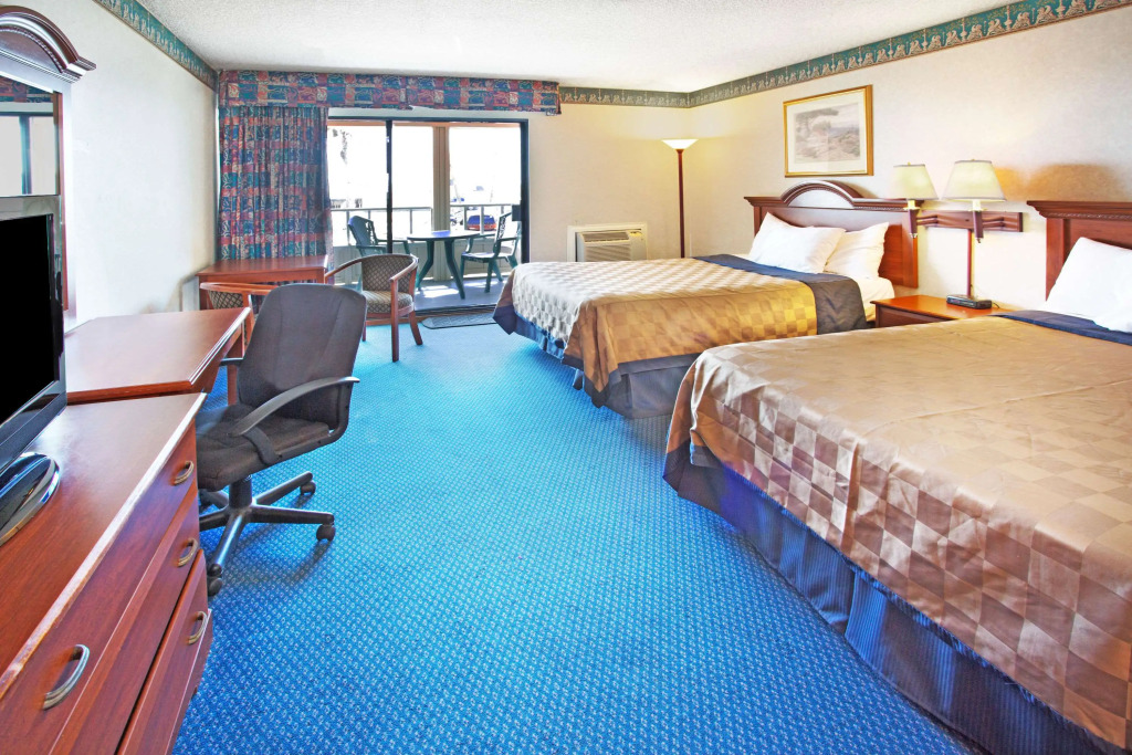 Travelodge by Wyndham Ocean Front