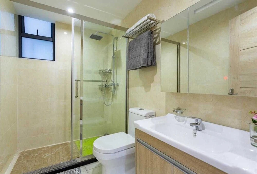 Stay.Plus Splash of Glam Lavington