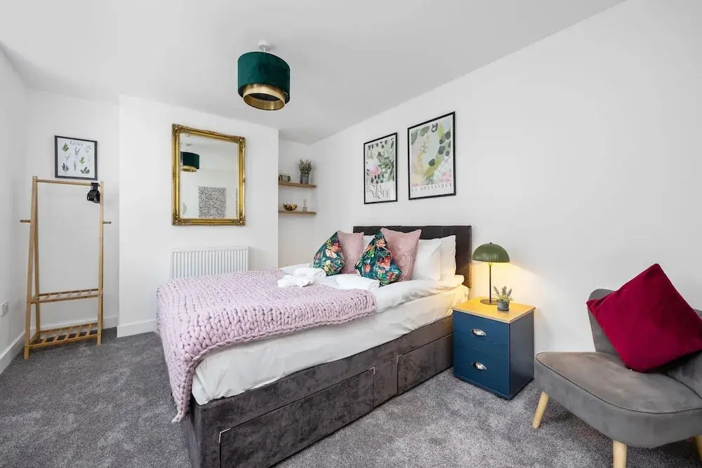 Queens Mile 2 With Free Parking By My Getaways