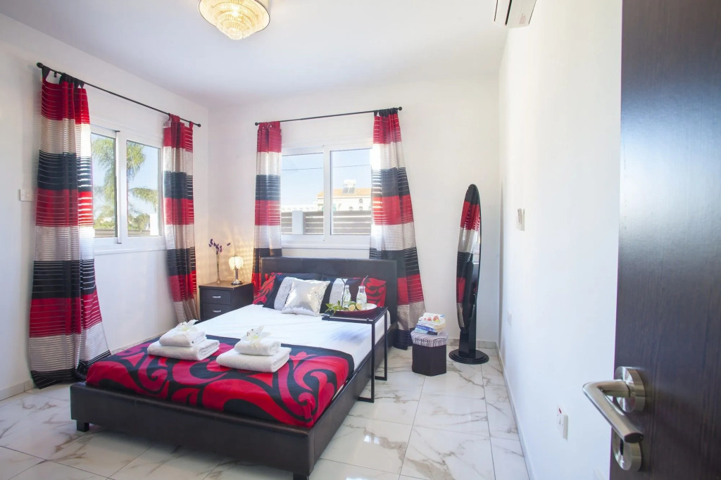 Protaras Villa Hollywood