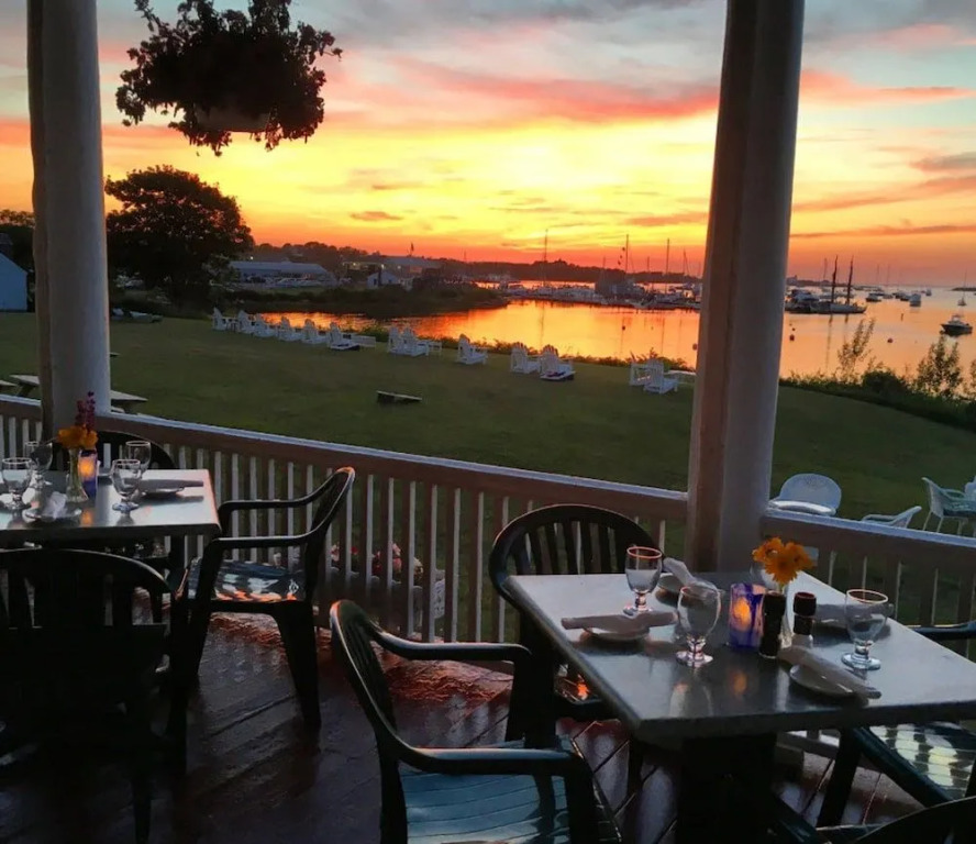Narragansett Inn