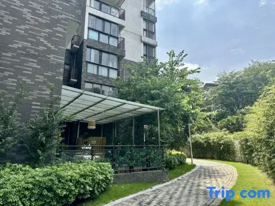Guangzhou Xiaojun Wenquan Homestay (Mingyue Shanxi Avenue)