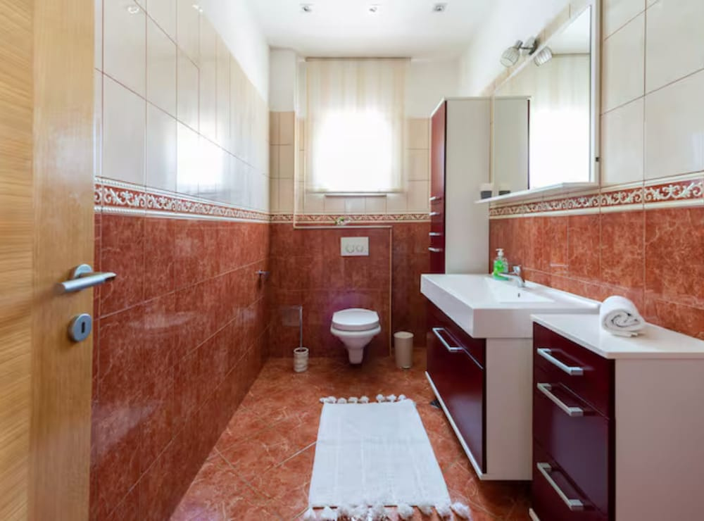 Villa Ana with Outdoor Pool, Sauna and Hot-Tub
