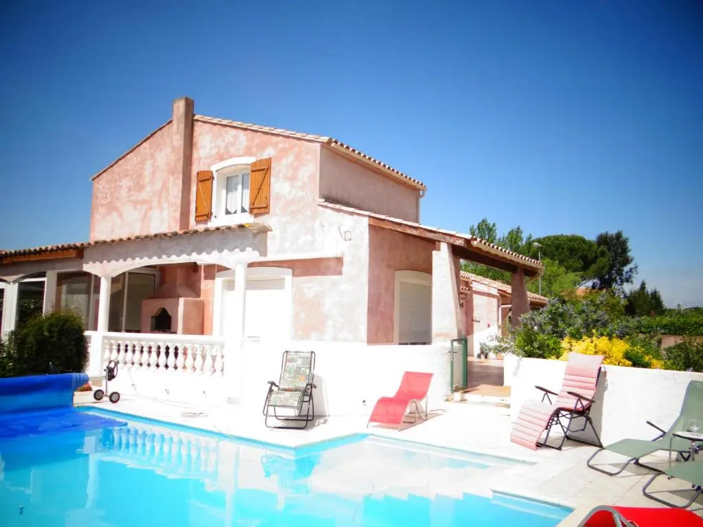 BELLE VILLA, 5 CHAMBRES à 5 min, en voiture, de CARCASSONNE